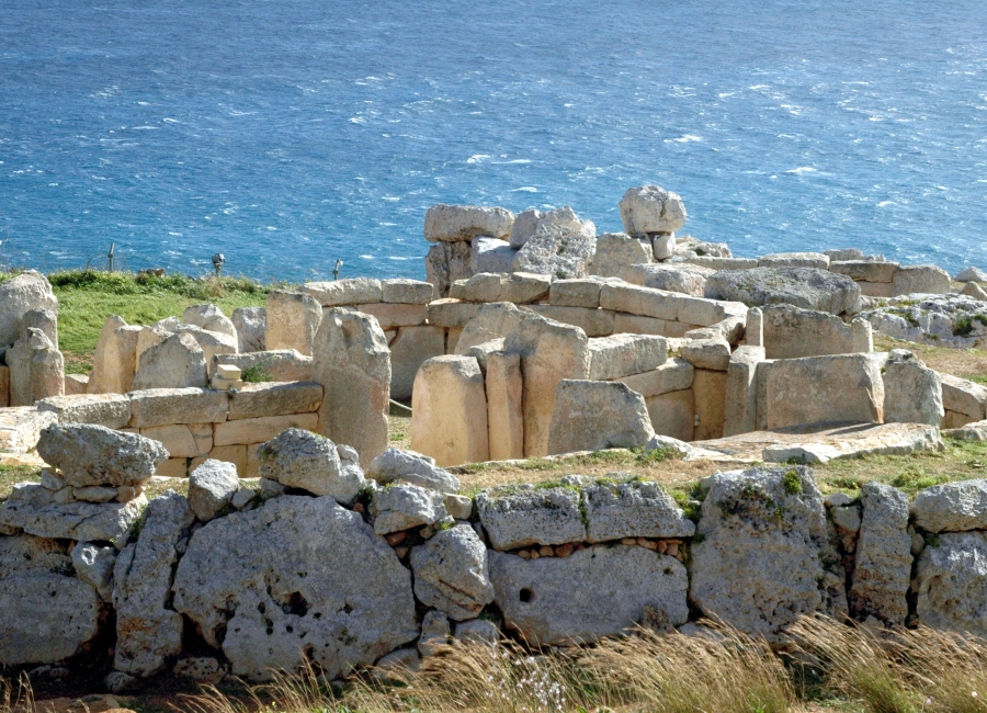 Nuove metodologie per valutare la risposta strutturale dei monumenti megalitici. L’esperienza del tempio di Mnajdra (Malta).